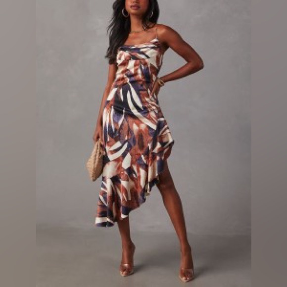 💕HP💕 Vici Asymmetrical Dress - Picture 2 of 4